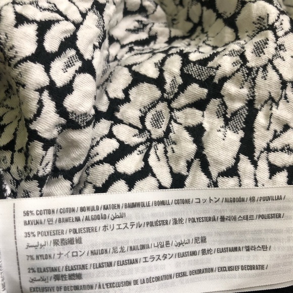 🌹2/30 Floral key hole back dress - Picture 3 of 4